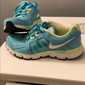 Nike dual fushion sneakers